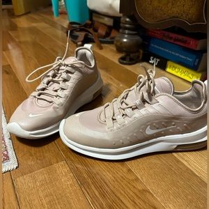Nike air max light pink shoes